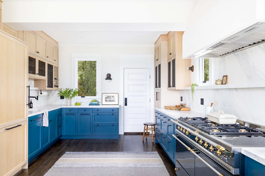 Two-Toned Cabinets