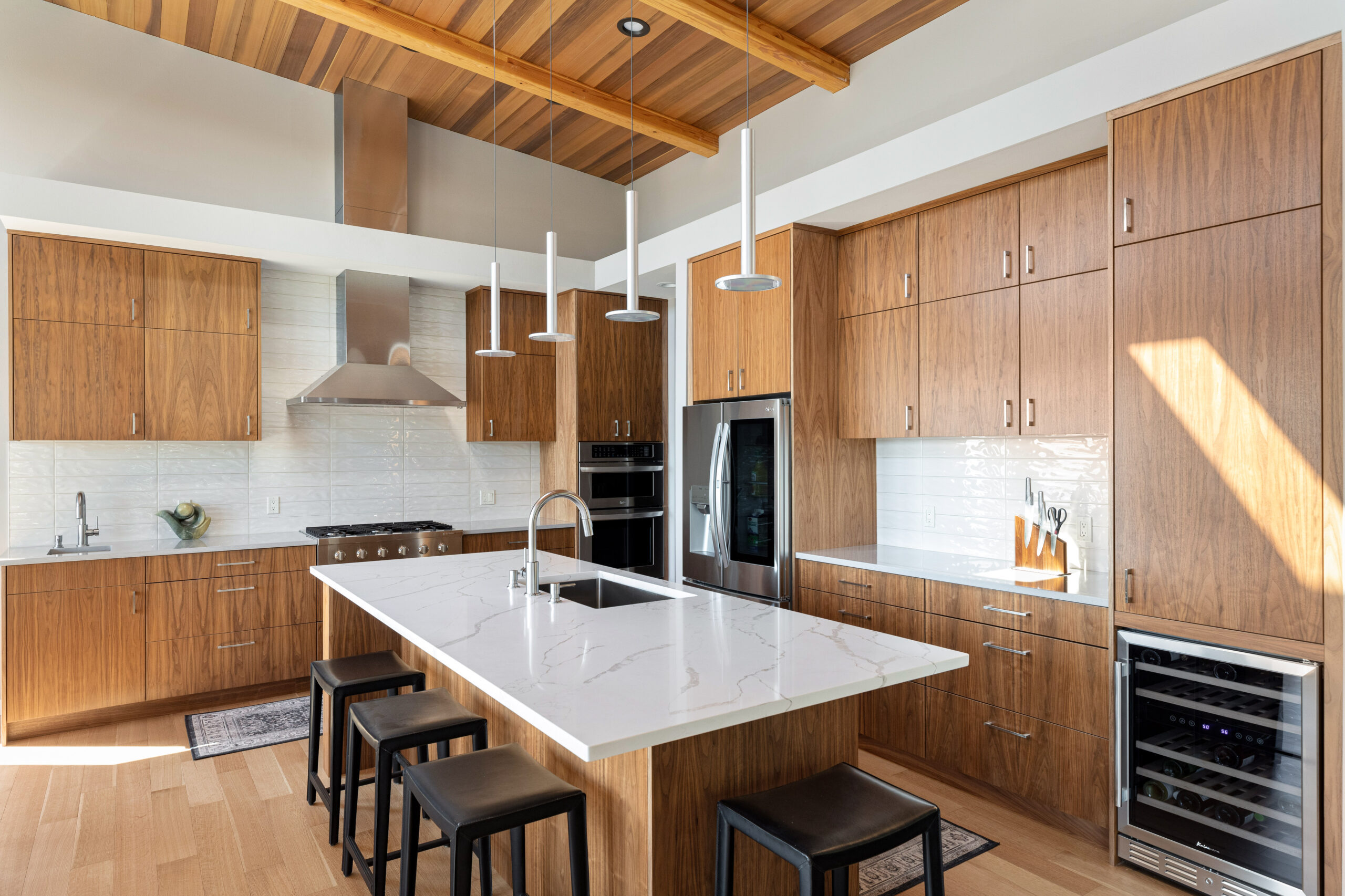 A Comprehensive Guide to Budgeting for Custom Kitchen Cabinetry
