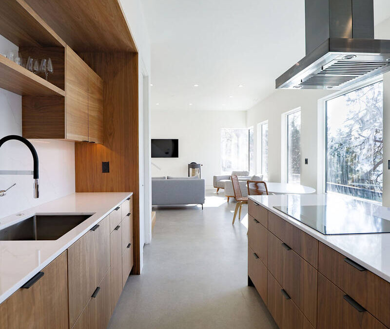 Maximizing Storage with Custom Cabinetry: Elevate Your Kitchen’s Functionality