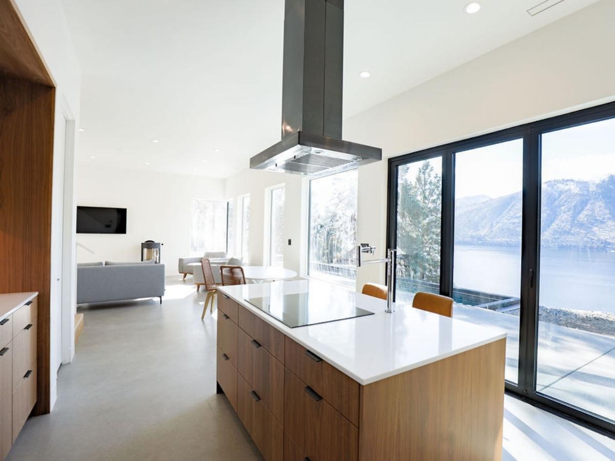 Mixing Open Shelving with Closed Storage